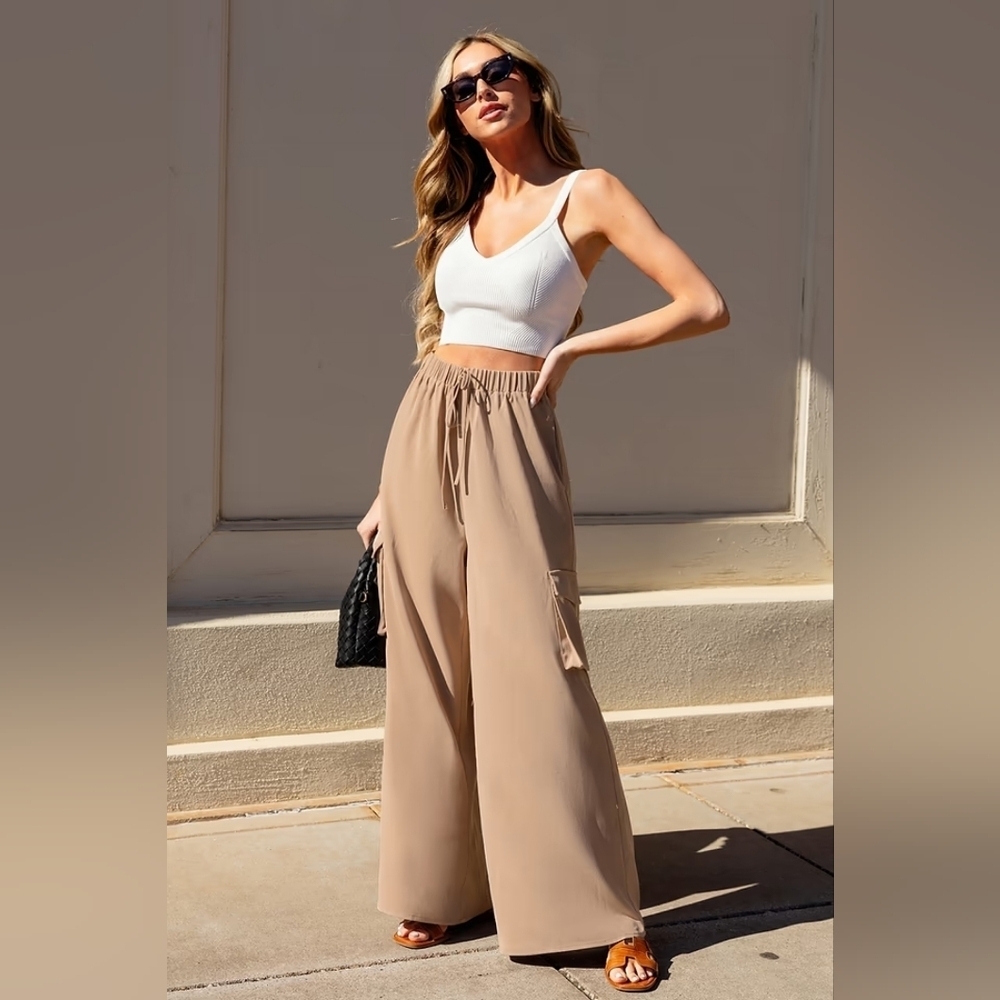 NWT Cupshe Elastic Waist Wide Leg Cargo Pants, Color Tan Size S